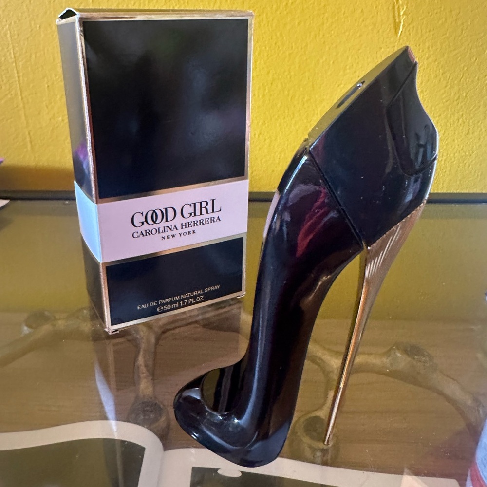 Carolina Herrera Black and Gold Stiletto Perfume